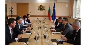 Министъръ проведе среща с представители на Международния валутен фонд. Снимка: МС