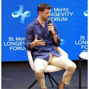 Григор Димитров по време на дискусията на форума в Санкт Мориц