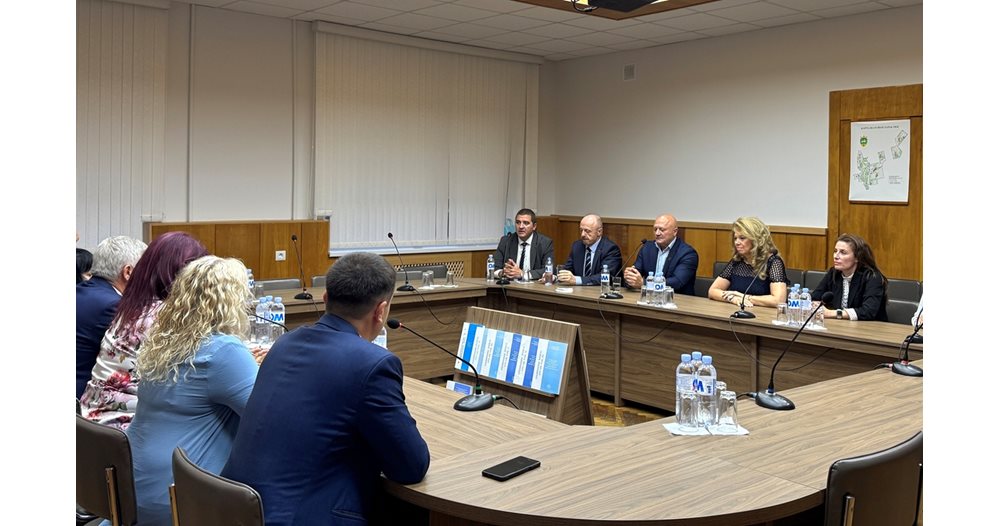 вицепрезидентът Илияна Йотова се срещна с ръководството на Русенския университет. Снимки: Пресцентър вицепрезидентът Илияна Йотова се срещна с ръководството на Русенския университет. Снимки: Пресцентър