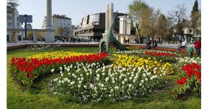 Входа на Морската градина във Варна. СНИМКА: ЛИЛЯНА КЛИСУРОВА