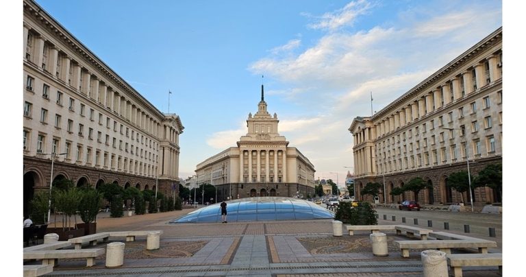 Триъгълникът на властта - сградите на Министерския съвет, парламента и президентството СНИМКА: "24 ЧАСА"