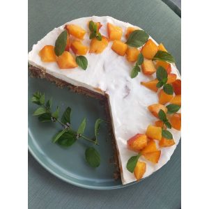 Неустоима Чийз Торта с Праскови: Рецептата на Виолета Василева