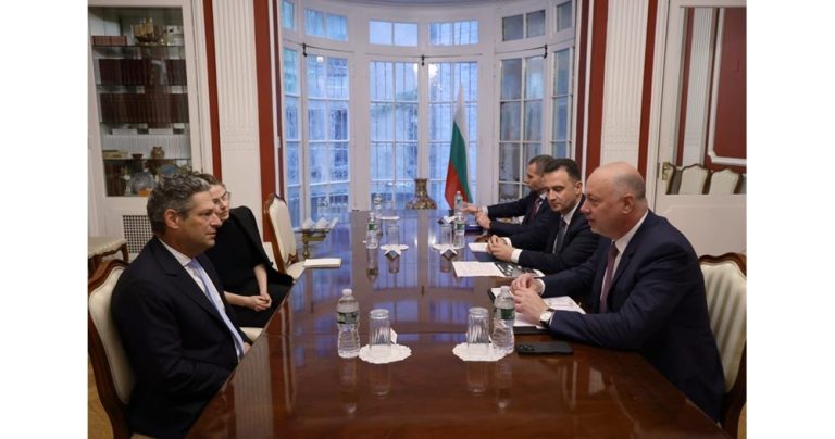 България привлича Meta: Премиерът Желязков предлага локация край АЕЦ "Козлодуй" за AI гигафабрика България привлича Meta: Премиерът Желязков предлага локация край АЕЦ "Козлодуй" за AI гигафабрика