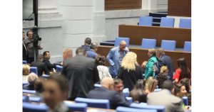 Скандал: 31 депутати в чужбина блокираха парламента, заплатите текат