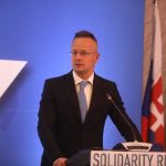 Унгарският външен министър: Зеленски започва да полудява