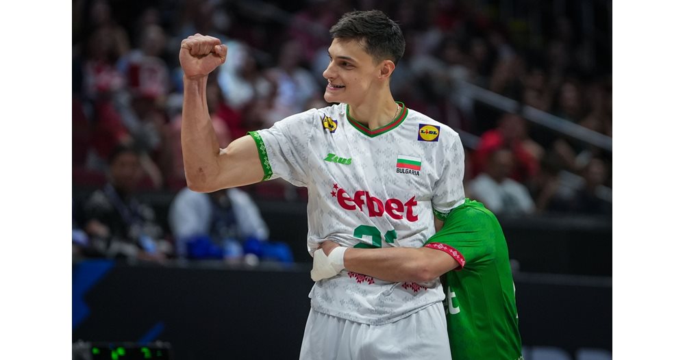 Алекс Николов е номер 1: 150 точки и 1 гейм на мач за България на Световното!