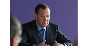 Медведев: Европа не може да си позволи война с Русия, но рискът от ядрен конфликт остава