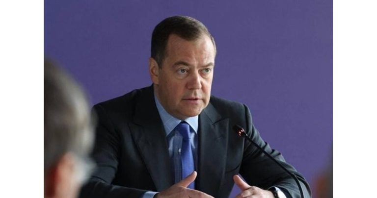 Медведев: Европа не може да си позволи война с Русия, но рискът от ядрен конфликт остава Медведев: Европа не може да си позволи война с Русия, но рискът от ядрен конфликт остава