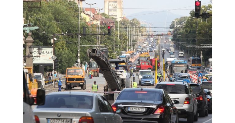 София затяга примката за старите коли: По-голяма зона от тази зима, забрана за половин година от 2027 г.