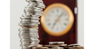 Потребителското доверие в САЩ се срина до 5-месечно дъно, засилвайки страховете от рецесия