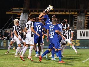 Шокираща загуба: 'Левски' се сгромоляса в Пловдив, битката за титлата се завърза