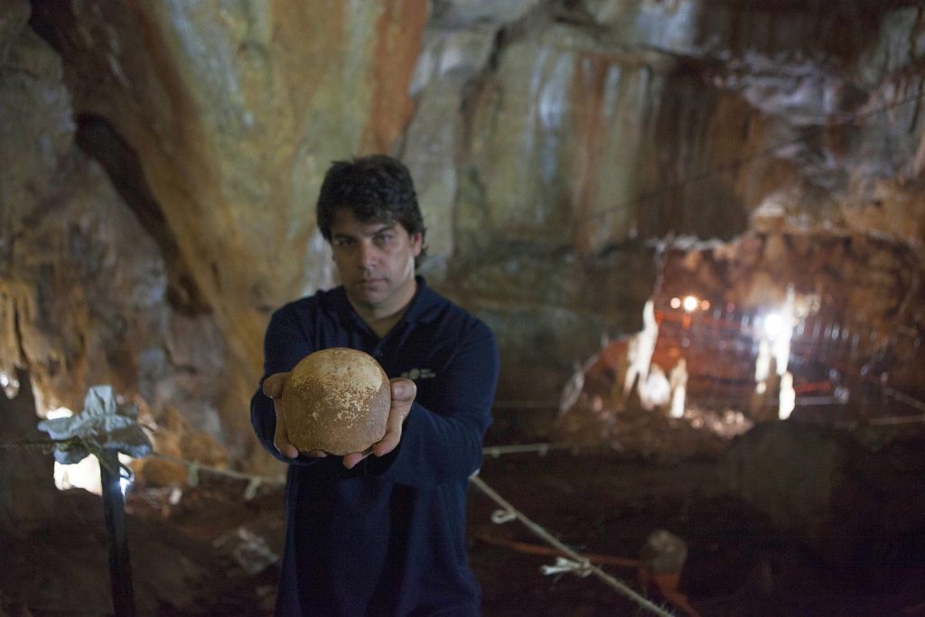 Едномилионен череп пренаписва човешката еволюция: Homo sapiens се появява половин милион години по-рано Едномилионен череп пренаписва човешката еволюция: Homo sapiens се появява половин милион години по-рано