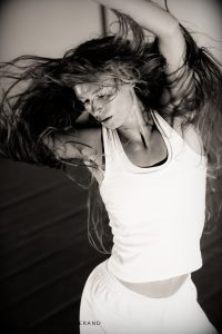 Белгийска хореографка Бенте Буленс разтърси 'Дерида' със световна премиера на 'Beyond After'