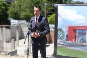 Министър Иван Пешев поздрави волейболистите за историческия финал на световно първенство