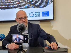 Радан Кънев алармира ЕНП за "овладяване" на институциите в България