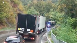 Военен камион от френски конвой катастрофира в Прохода на Републиката, двама военнослужещи са ранени