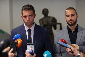 Мащабна измама с апартаменти „на зелено“ в София: Прокуратурата и ДАНС влязоха в строителни фирми