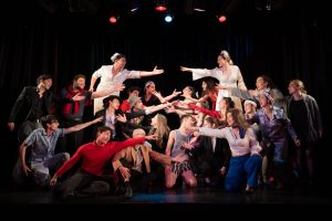 'Аз те обичам, ти си върхът... а сега, промени се': Бродуейски хит завладява българската сцена