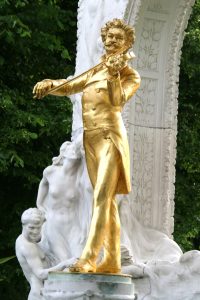 "Индиго и четиридесетте разбойници" на Щраус-син дебютира в България с Дарио Салви