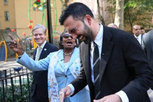 От TikTok до кметския стол: Кой е Зохран Мамдани и защо може да пренапише политиката на Ню Йорк?