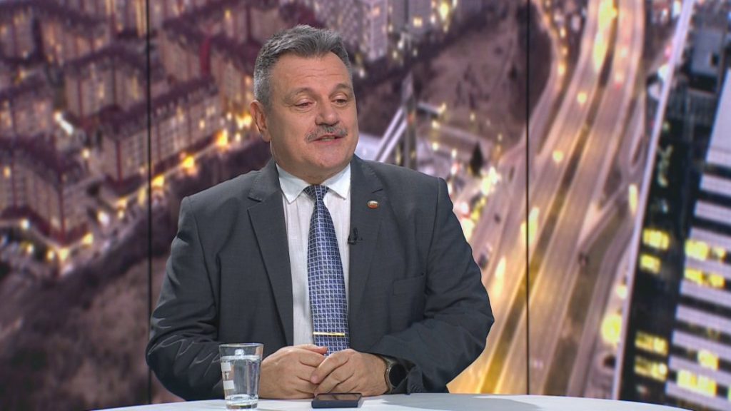 Симидчиев: Общи цели с опозицията, но правителството клони
