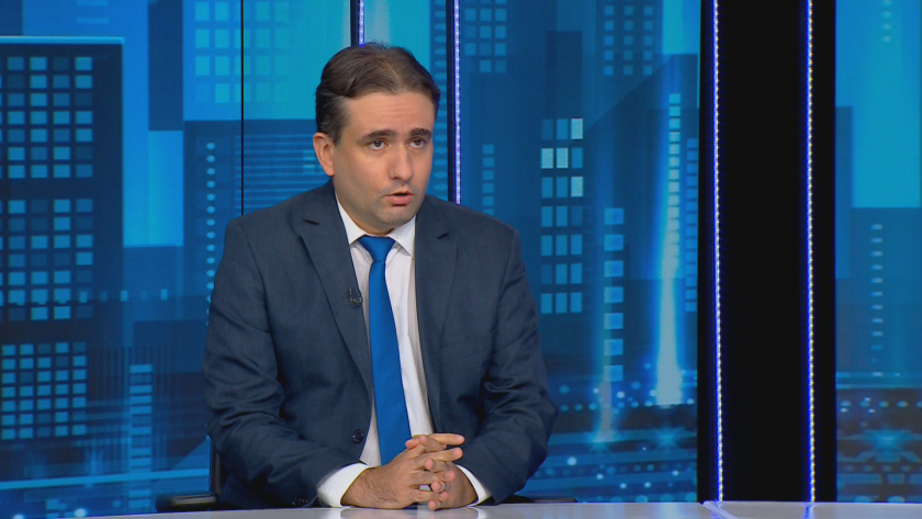 Божидар Божанов: Зависимостите от Пеевски блокират европейски средства и подкопават върховенството на закона Божидар Божанов: Зависимостите от Пеевски блокират европейски средства и подкопават върховенството на закона