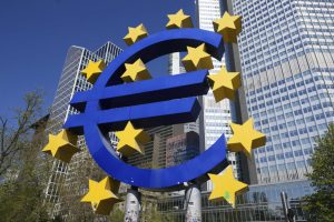 Инфлацията в еврозоната се стабилизира на 2%, но ЕЦБ остава предпазлива за лихвите