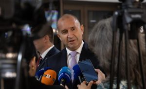 Радев към Борисов: Какво съм ви виновен за зависимостта от Пеевски?