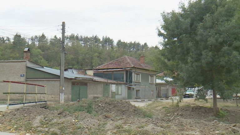 Критичен Дефицит на Денонощни Аптеки: Половината България все още без достъп до спешни лекарства нощем