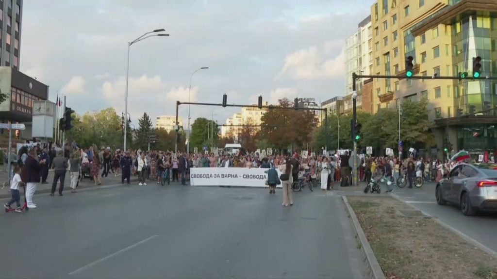 Протести във Варна след окончателното задържане под стража на кмета Благомир Коцев