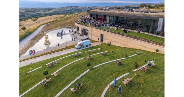 AYA Estate Vineyards отвори врати: Нова ера за виното и изкуството в Мелнишкия край AYA Estate Vineyards отвори врати: Нова ера за виното и изкуството в Мелнишкия край