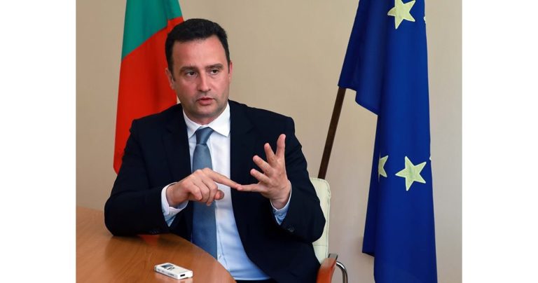 Вертикалният газов коридор напредва по график, България се готви за ерата след руския газ Вертикалният газов коридор напредва по график, България се готви за ерата след руския газ