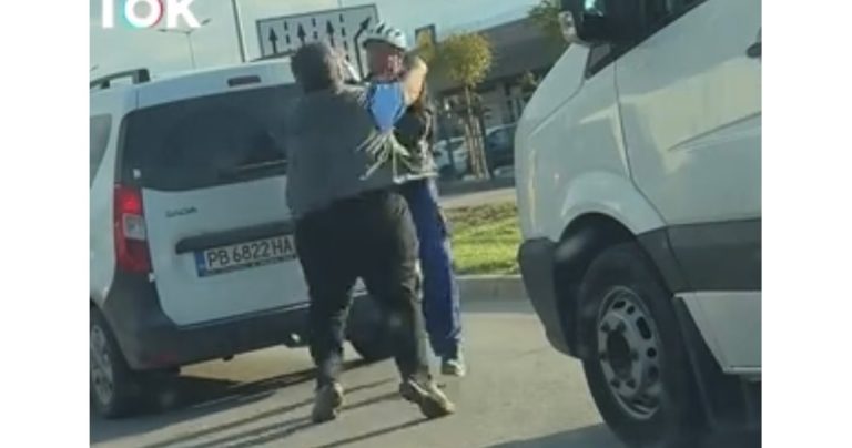 Агресия на пътя: Шофьор на бус и велосипедист се сбиха в пловдивско задръстване, видеото събра над 500 000 гледания