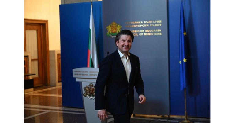 Министър Боршош: Превръщаме Кюстендил в център за спортен туризъм с целенасочени инвестиции Министър Боршош: Превръщаме Кюстендил в център за спортен туризъм с целенасочени инвестиции