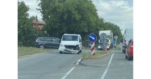 Жена е в болница след челен сблъсък на пътя Разград-Исперих