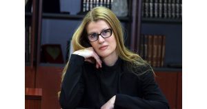 Елица Гилтяй празнува: Журналистът, който тълкува политиката с разум и усмивка