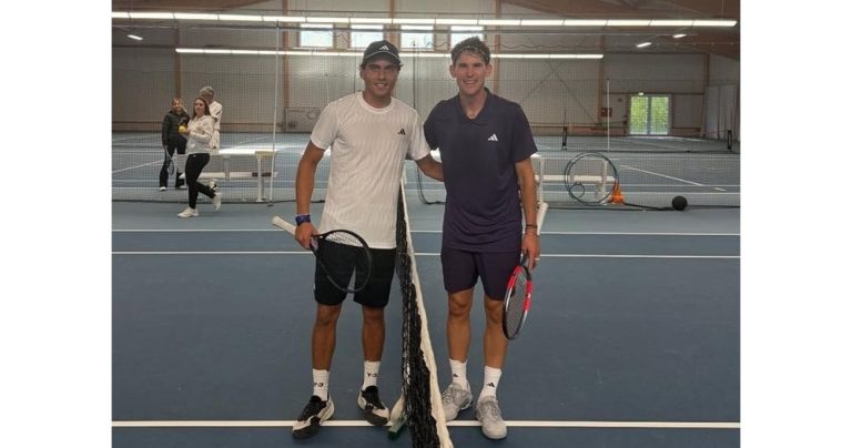 Българският тенис феномен Иван Иванов тренира рамо до рамо с шампиона от US Open Доминик Тим