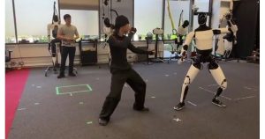 В отговор на акционерите: Илон Мъск показа как роботът Оптимус учи кунг фу на фона на спора за бонуса от $1 трилион