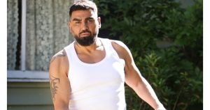 Азис с нов часовник за милион евро: Швейцарски хронограф от титан и роля в TV шоу