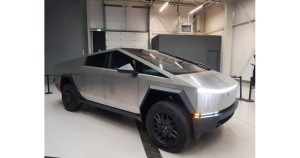 Семейства съдят Tesla заради Cybertruck: "Изгоряха живи, не успяха да отворят вратите"