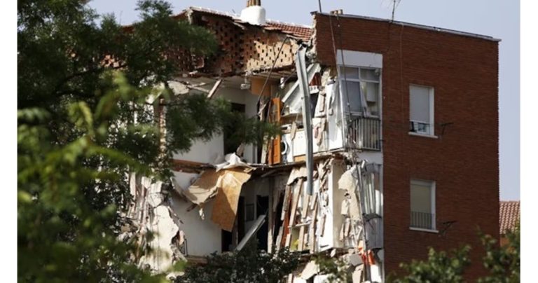 Частично срутване на сграда в Мадрид: Трима ранени, медиите съобщават за затрупани хора Частично срутване на сграда в Мадрид: Трима ранени, медиите съобщават за затрупани хора