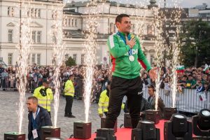 Чуждестранните треньори в България: Проекти с бъдеще, любовни истории и 'Разпни го'