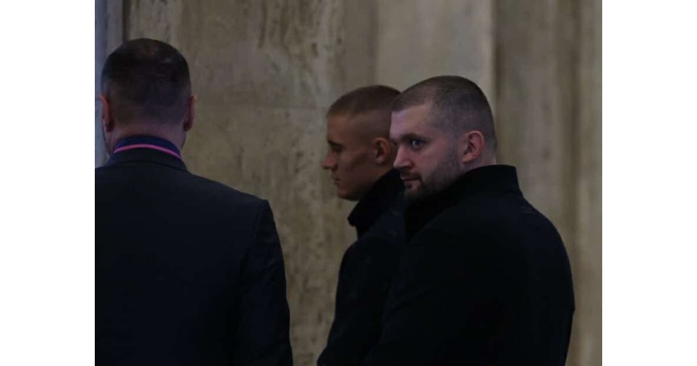 Втори опит: Проблем с вестибуларния апарат отложи делото за побоя над Слави Ангелов Втори опит: Проблем с вестибуларния апарат отложи делото за побоя над Слави Ангелов