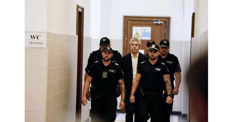20 000 лв. за ПУБ: Чужденец със скрита самоличност свидетелства срещу близки на кмета Благомир Коцев 20 000 лв. за ПУБ: Чужденец със скрита самоличност свидетелства срещу близки на кмета Благомир Коцев