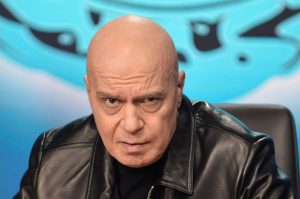 Вместо цензура: Борисов оттегли промените в НК, оправдавани от Слави Трифонов