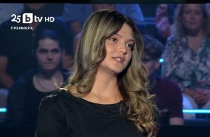 Десетокласничка спечели 3000 лв. за подкаста „Английската говори“