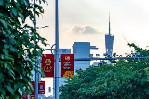 138-ият Кантонски панаир отваря врати: Интензивно пристигане на експонати и улеснения от митниците