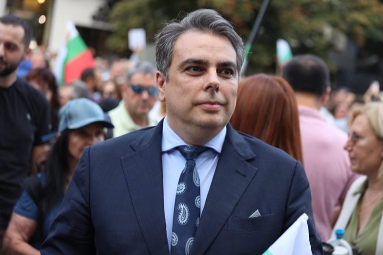 Асен Василев: При неизпълнението на приходите Бюджет 2026 трудно ще бъде нормален, дефицитът ще стане двоен Асен Василев: При неизпълнението на приходите Бюджет 2026 трудно ще бъде нормален, дефицитът ще стане двоен