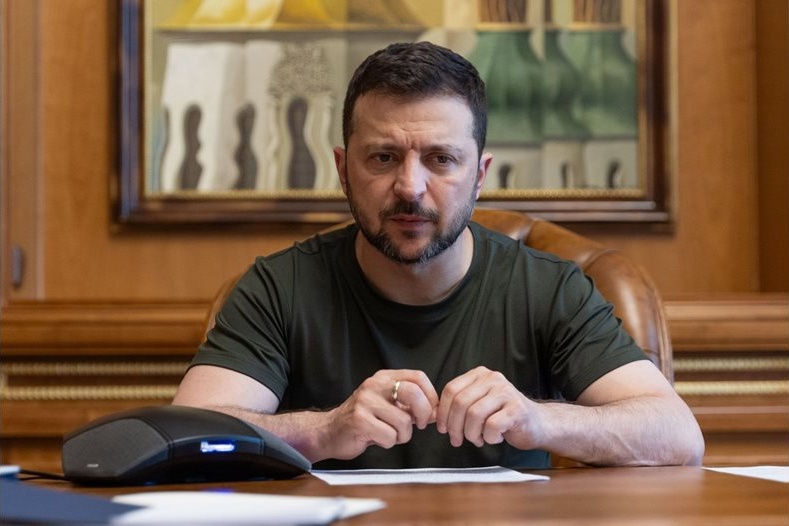 Зеленски поиска от Макрон повече ПВО системи и ракети на фона на „по-подли“ руски удари
