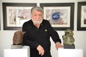 Вежди Рашидов: Денем мие чинии в мензата, нощем товари стока, за да оцелее